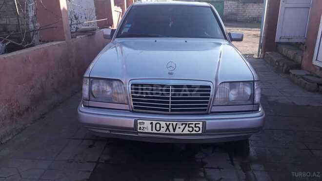 Mercedes E 220 1993, 325,000 km - 2.2 l - Neftçala