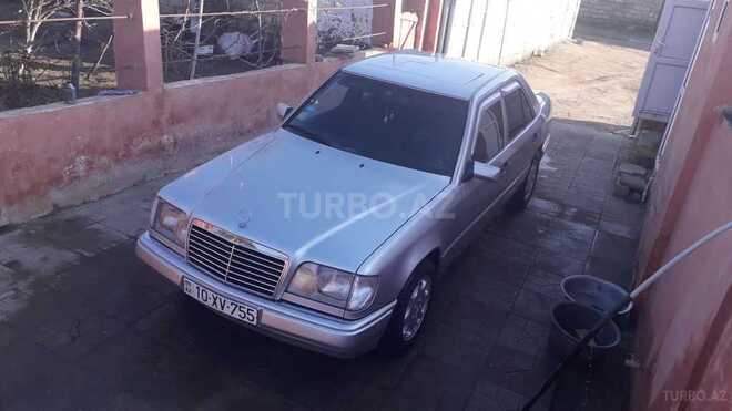 Mercedes E 220 1993, 325,000 km - 2.2 l - Neftçala
