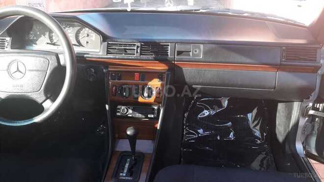 Mercedes E 220 1993, 325,000 km - 2.2 l - Neftçala