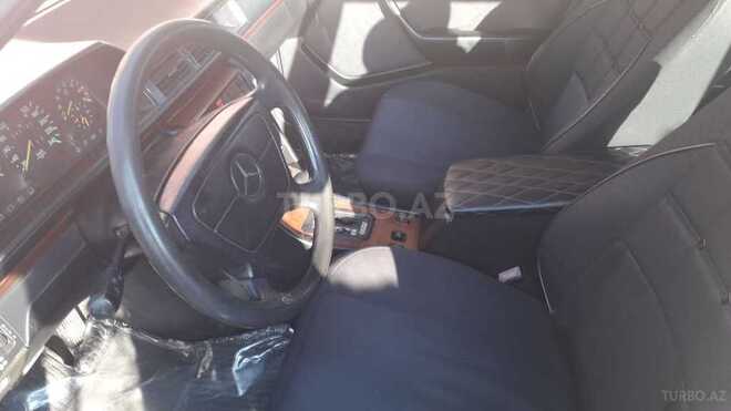 Mercedes E 220 1993, 325,000 km - 2.2 l - Neftçala