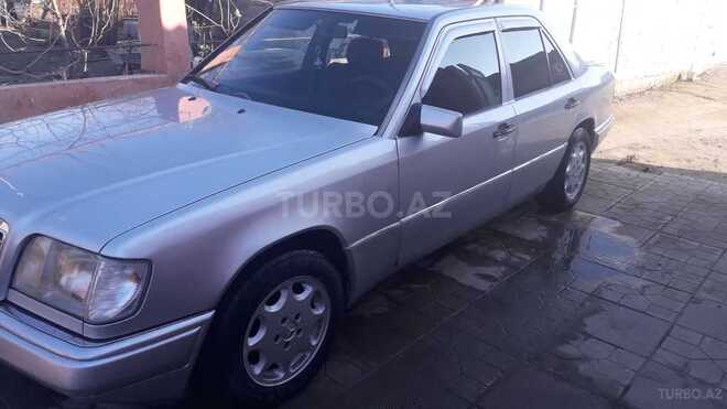 Mercedes E 220 1993, 325,000 km - 2.2 l - Neftçala