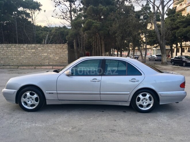 Mercedes E 240 2000, 221,000 km - 2.4 l - Bakı