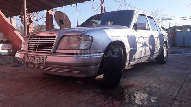 Mercedes E 220 1993, 385,000 km - 2.2 l - Neftçala