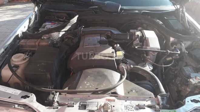 Mercedes E 220 1993, 385,000 km - 2.2 l - Neftçala