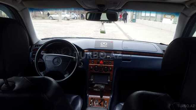 Mercedes E 240 1998, 248,000 km - 2.4 l - Bakı