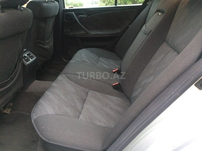 Mercedes E 320 1999, 290,000 km - 3.2 л - Bakı