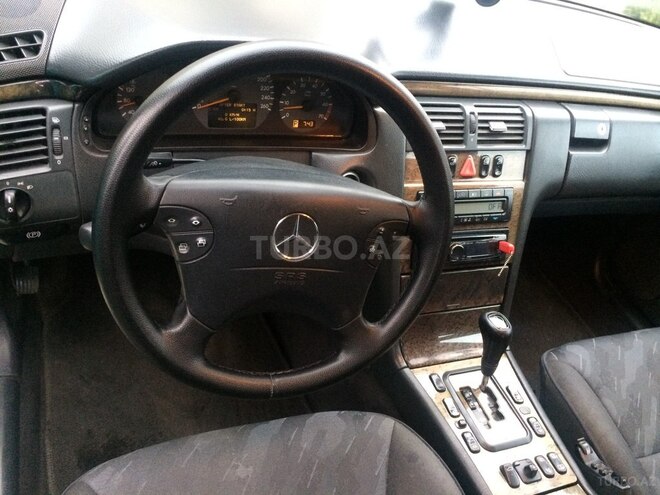 Mercedes E 320 1999, 290,000 km - 3.2 л - Bakı