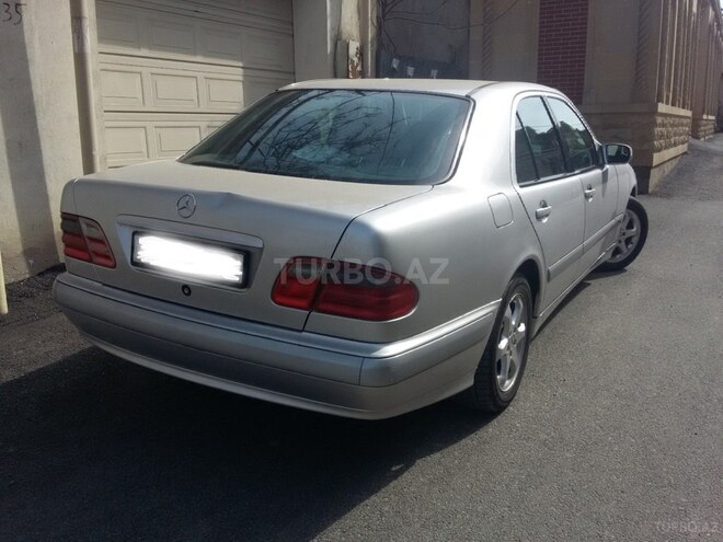 Mercedes E 270 2000, 272,500 km - 2.7 l - Bakı