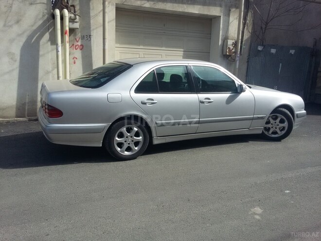 Mercedes E 270 2000, 272,500 km - 2.7 l - Bakı