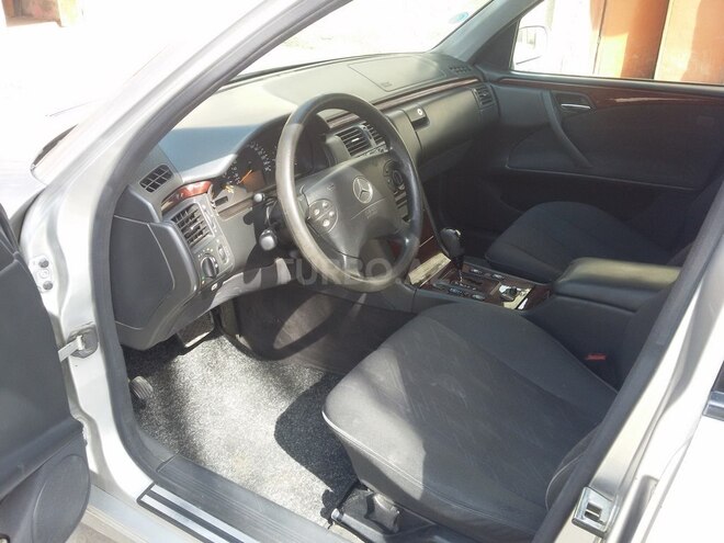 Mercedes E 270 2000, 272,500 km - 2.7 l - Bakı