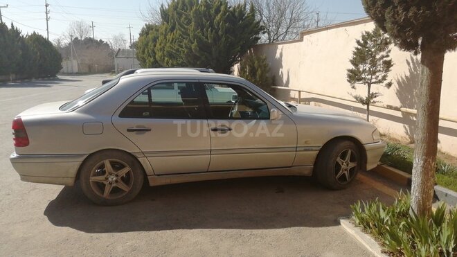 Mercedes C 180 1999, 258,000 km - 1.8 л - Bakı