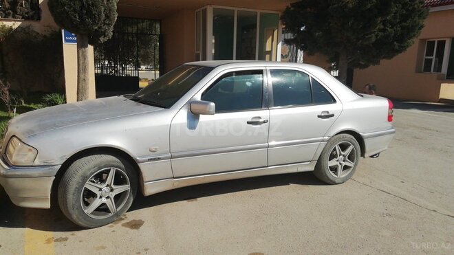 Mercedes C 180 1999, 258,000 km - 1.8 л - Bakı
