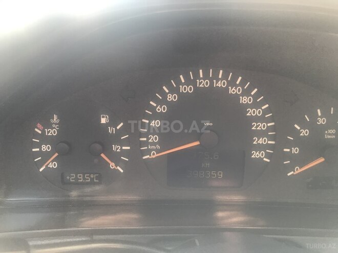 Mercedes E 240 2000, 398,359 km - 2.6 л - Bakı