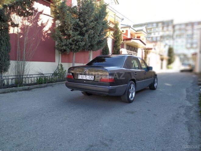 Mercedes E 200 1992, 320,000 km - 2.0 л - Bakı