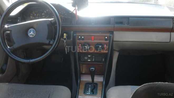 Mercedes E 250 1990, 405,000 km - 2.5 л - Xırdalan