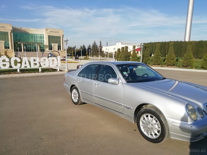 Mercedes E 240 2000, 297,800 km - 2.4 l - Ağcabədi