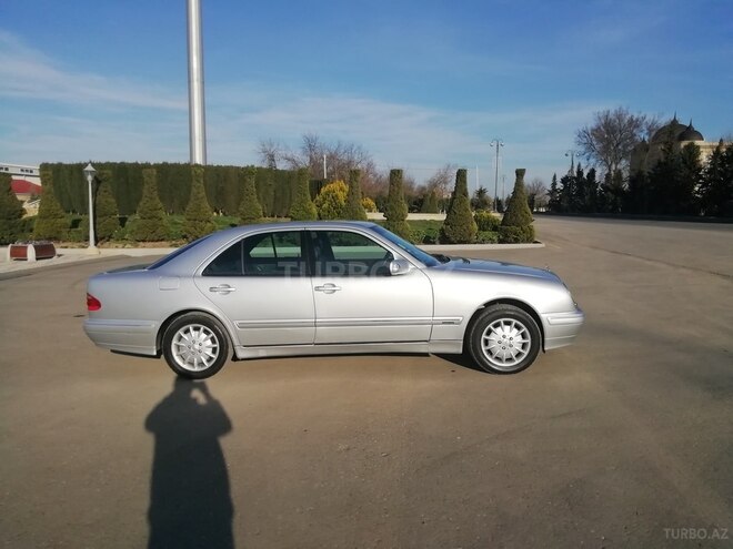 Mercedes E 240 2000, 297,800 km - 2.4 l - Ağcabədi