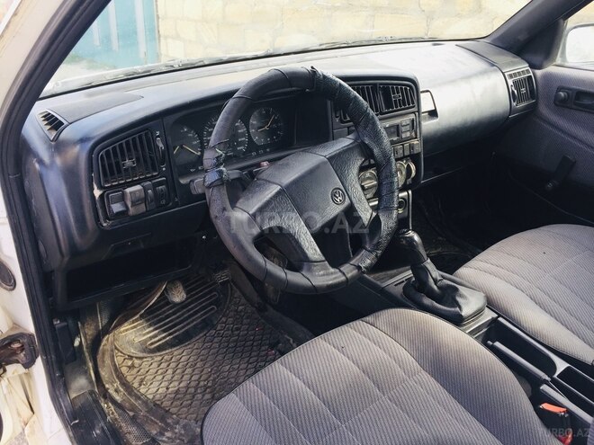 Volkswagen Passat 1990, 286,990 km - 1.9 l - Bakı