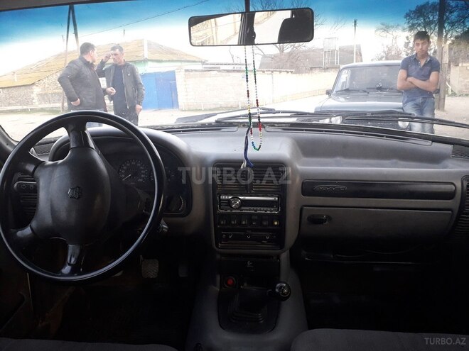 GAZ 3110 2000, 290,000 km - 2.5 л - Samux