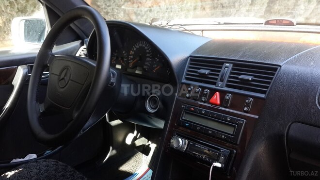 Mercedes C 240 1997, 326,500 km - 2.4 л - Bakı