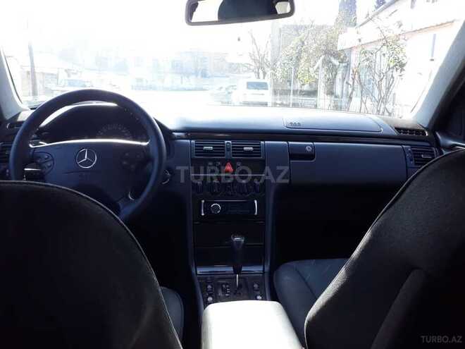Mercedes E 220 2000, 250,000 km - 2.2 l - Şamaxı