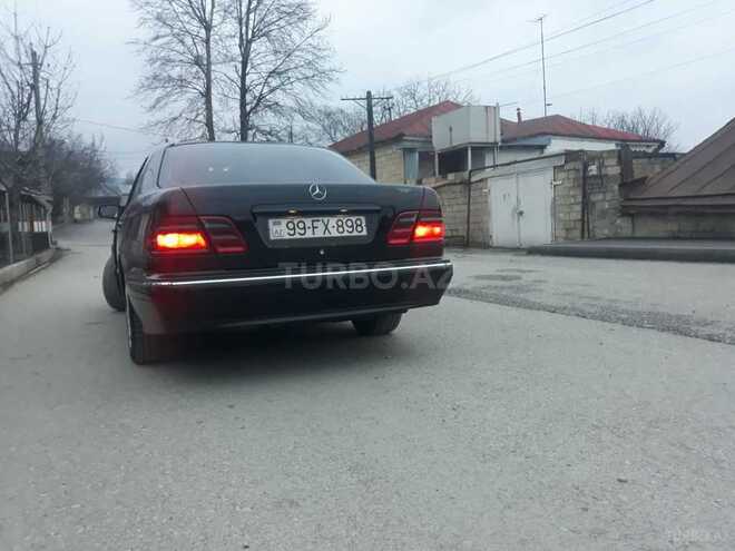 Mercedes E 220 2000, 250,000 km - 2.2 l - Şamaxı