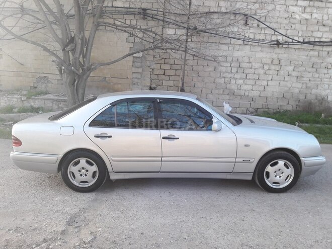 Mercedes E 220 1999, 355,000 km - 2.2 l - Bakı