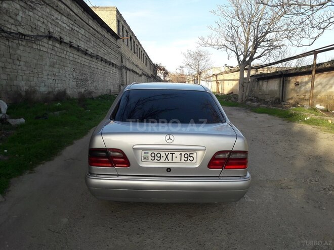 Mercedes E 220 1999, 355,000 km - 2.2 l - Bakı