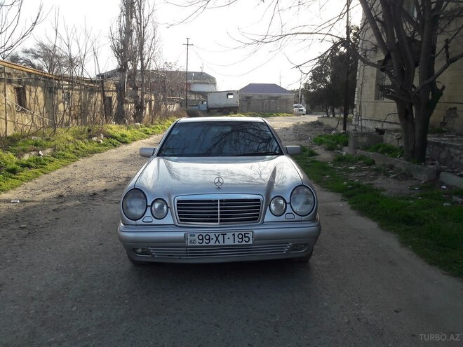 Mercedes E 220 1999, 355,000 km - 2.2 l - Bakı