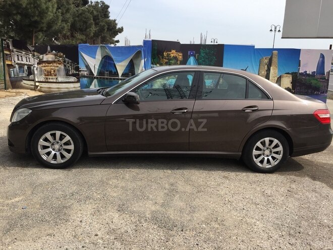 Mercedes E 220 2009, 182,000 km - 2.2 l - Bakı
