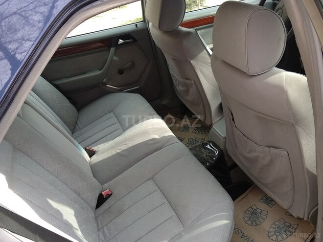 Mercedes E 220 1995, 568,000 km - 0.2 l - Sumqayıt