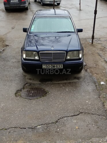 Mercedes E 220 1995, 568,000 km - 0.2 l - Sumqayıt