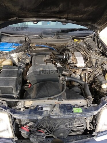 Mercedes E 220 1995, 568,000 km - 0.2 l - Sumqayıt
