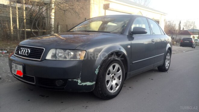 Audi A4 2003, 325,000 km - 1.8 l - Şəki