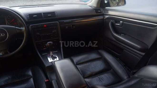 Audi A4 2003, 325,000 km - 1.8 l - Şəki