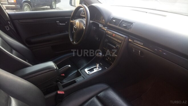 Audi A4 2003, 325,000 km - 1.8 l - Şəki