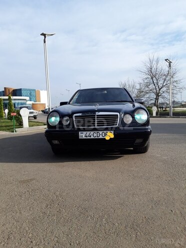 Mercedes E 240 1999, 340,000 km - 2.4 l - Masallı