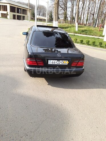 Mercedes E 240 1999, 340,000 km - 2.4 l - Masallı