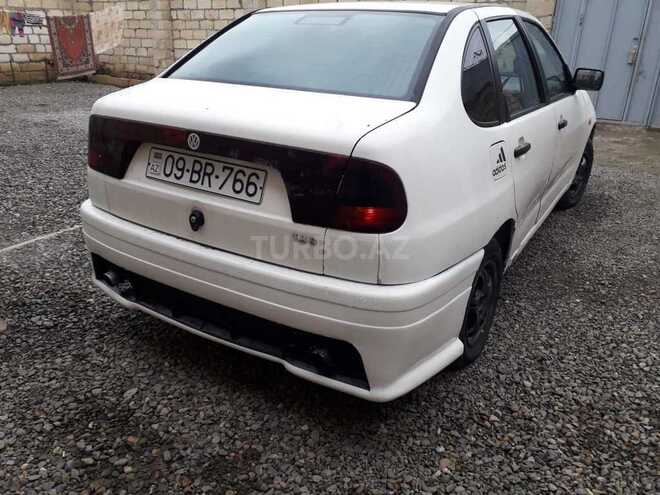 Volkswagen Polo 1995, 300,000 km - 1.4 l - Bakı
