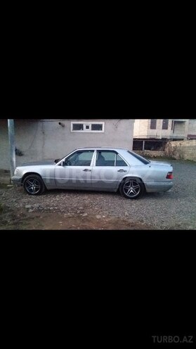 Mercedes E 200 1994, 477,000 km - 0.2 л - Masallı