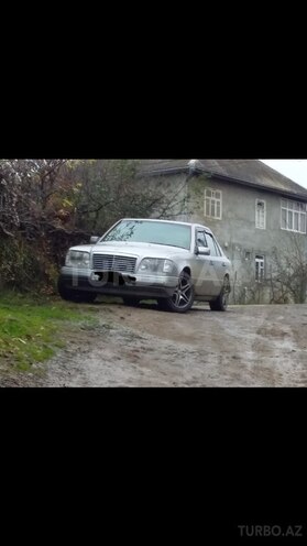 Mercedes E 200 1994, 477,000 km - 0.2 л - Masallı