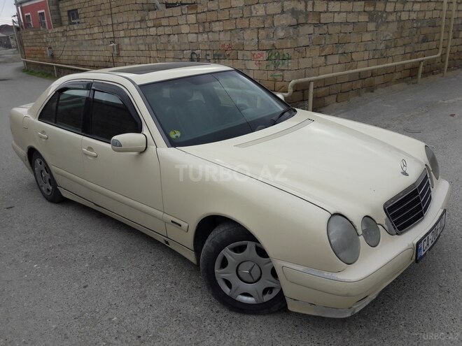 Mercedes E 220 2001, 253,500 km - 2.2 л - Bakı