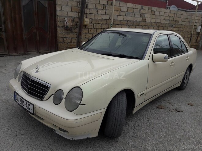 Mercedes E 220 2001, 253,500 km - 2.2 л - Bakı