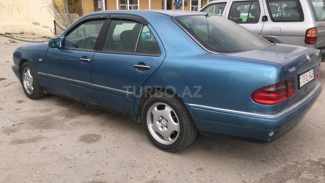 Mercedes E 200 1997, 260,000 km - 2.0 l - Bakı