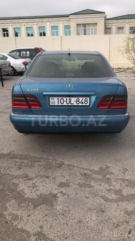 Mercedes E 200 1997, 260,000 km - 2.0 l - Bakı
