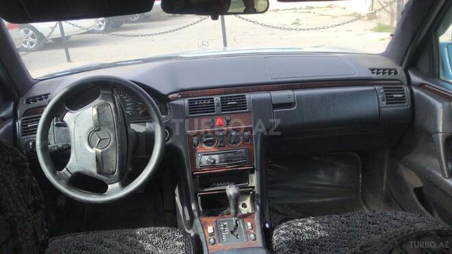 Mercedes E 200 1997, 260,000 km - 2.0 l - Bakı