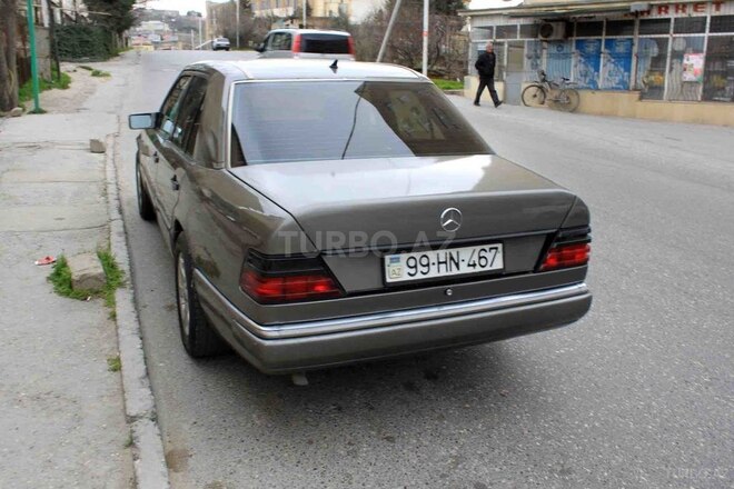 Mercedes E 250 1990, 312,000 km - 2.5 l - Bakı