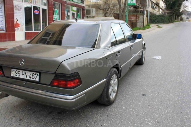 Mercedes E 250 1990, 312,000 km - 2.5 l - Bakı