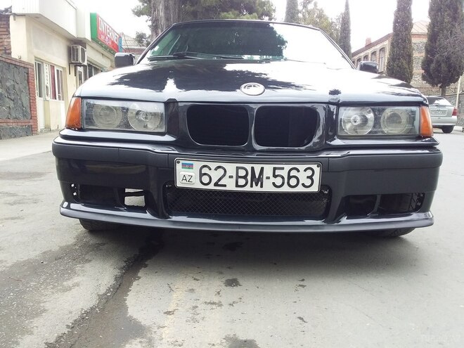 BMW 316 1991, 140,000 km - 1.6 l - Zaqatala