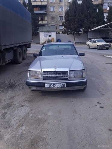 Mercedes C 220 1986, 188,000 km - 2.2 л - Gəncə